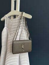 Lade das Bild in den Galerie-Viewer, YSL KATE SMALL