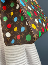 Lade das Bild in den Galerie-Viewer, LOUIS VUITTON ONTHEGO MM YAYOI KUSAMA DOTS
