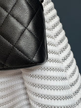 Lade das Bild in den Galerie-Viewer, CHANEL CLASSIC CLUTCH