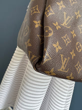 Lade das Bild in den Galerie-Viewer, LOUIS VUITTON ARTSY MM