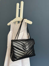 Lade das Bild in den Galerie-Viewer, YSL LOULOU MEDIUM