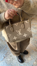 Lade das Bild in den Galerie-Viewer, LOUIS VUITTON ONTHEGO PM