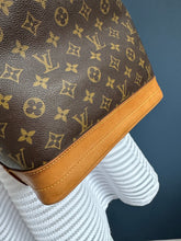 Lade das Bild in den Galerie-Viewer, LOUIS VUITTON NOÉ GRANDE