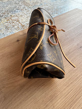 Lade das Bild in den Galerie-Viewer, LOUIS VUITTON SCHMUCKETUI