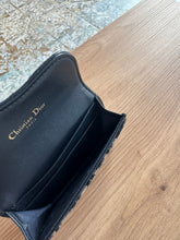 Lade das Bild in den Galerie-Viewer, DIOR SADDLE BLOOM KARTENETUI