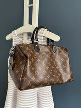 Lade das Bild in den Galerie-Viewer, LOUIS VUITTON SPEEDY SOFT 30 DARK