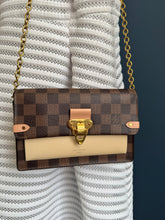 Lade das Bild in den Galerie-Viewer, LOUIS VUITTON VAVIN CHAIN