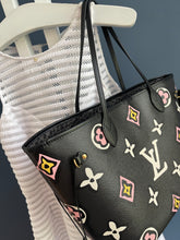 Lade das Bild in den Galerie-Viewer, LOUIS VUITTON NEVERFULL GIANT WILD AT HEART