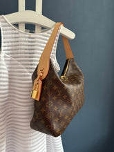 Lade das Bild in den Galerie-Viewer, LOUIS VUITTON SLOUCHY MM