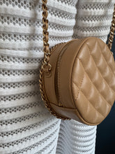 Lade das Bild in den Galerie-Viewer, CHANEL ROUND CLUTCH