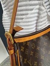 Lade das Bild in den Galerie-Viewer, LOUIS VUITTON TULUM GM