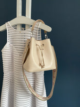 Lade das Bild in den Galerie-Viewer, LOUIS VUITTON NÉONOÉ BB EPI