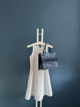 Lade das Bild in den Galerie-Viewer, DIOR TOTE BOOK MEDIUM