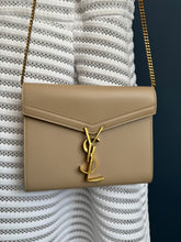 Lade das Bild in den Galerie-Viewer, YSL CASSANDRA