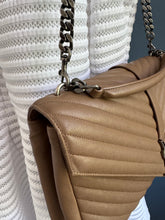 Lade das Bild in den Galerie-Viewer, YSL COLLEGE LARGE