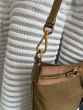 Lade das Bild in den Galerie-Viewer, PRADA CROSSBODY