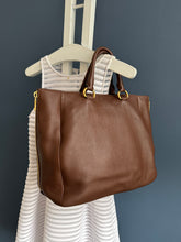Lade das Bild in den Galerie-Viewer, PRADA VITELLO DAINO SHOPPER