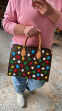 Lade das Bild in den Galerie-Viewer, LOUIS VUITTON ONTHEGO MM YAYOI KUSAMA DOTS
