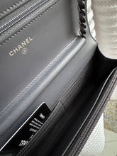 Lade das Bild in den Galerie-Viewer, CHANEL WOC