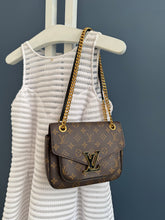 Lade das Bild in den Galerie-Viewer, LOUIS VUITTON PASSY