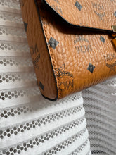 Lade das Bild in den Galerie-Viewer, MCM MILLIE BAG