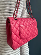 Lade das Bild in den Galerie-Viewer, CHANEL DOUBLE FLAP MEDIUM