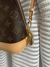 Lade das Bild in den Galerie-Viewer, LOUIS VUITTON ALMA RUCKSACK