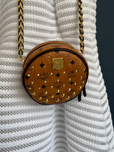 Lade das Bild in den Galerie-Viewer, MCM TAMBOURIN