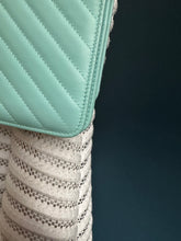 Lade das Bild in den Galerie-Viewer, CHANEL WOC