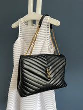 Lade das Bild in den Galerie-Viewer, YSL LOULOU LARGE