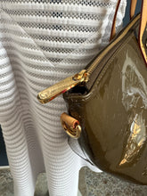 Lade das Bild in den Galerie-Viewer, LOUIS VUITTON BELLEVUE