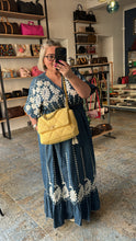 Lade das Bild in den Galerie-Viewer, CHANEL 19