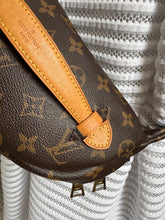 Lade das Bild in den Galerie-Viewer, LOUIS VUITTON BUMBAG