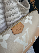 Lade das Bild in den Galerie-Viewer, LOUIS VUITTON POCHETTE