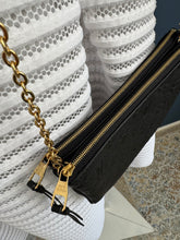 Lade das Bild in den Galerie-Viewer, LOUIS VUITTON DOUBLE ZIP POCHETTE