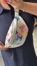 Lade das Bild in den Galerie-Viewer, LOUIS VUITTON WATERCOLOR BUMBAG
