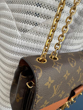 Lade das Bild in den Galerie-Viewer, LOUIS VUITTON MARCEAU