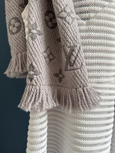 Lade das Bild in den Galerie-Viewer, LOUIS VUITTON SHINE SCHAL