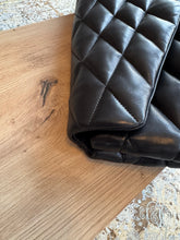 Lade das Bild in den Galerie-Viewer, YSL SADE PUFFER CLUTCH