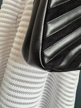 Lade das Bild in den Galerie-Viewer, YSL COLLEGE LARGE