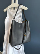 Lade das Bild in den Galerie-Viewer, MCM BEUTEL