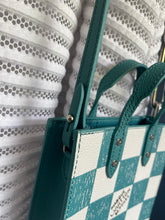 Lade das Bild in den Galerie-Viewer, LOUIS VUITTON SAC PLAT XS