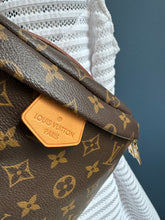 Lade das Bild in den Galerie-Viewer, LOUIS VUITTON BUMBAG