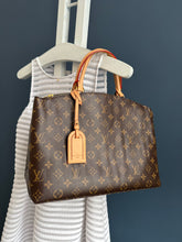 Lade das Bild in den Galerie-Viewer, LOUIS VUITTON GRAND PALAIS