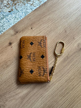 Lade das Bild in den Galerie-Viewer, MCM SCHLÜSSELETUI