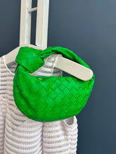 Lade das Bild in den Galerie-Viewer, BOTTEGA VENETA MINI JODIE