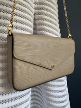 Lade das Bild in den Galerie-Viewer, LOUIS VUITTON FÉLICIE