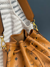 Lade das Bild in den Galerie-Viewer, MCM DESSAU BEUTEL