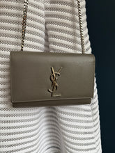 Lade das Bild in den Galerie-Viewer, YSL KATE SMALL