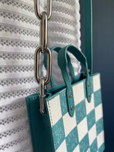 Lade das Bild in den Galerie-Viewer, LOUIS VUITTON SAC PLAT XS